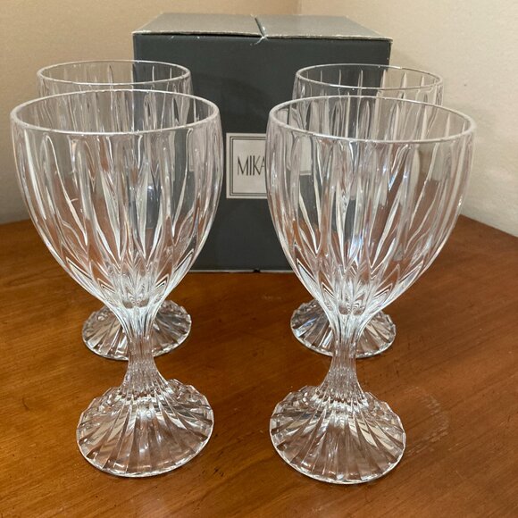 Mikasa Park Lane Wine Goblets Glasses Set of 4 New In Box - Picture 2 of 5